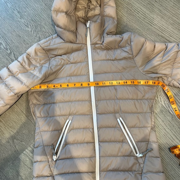 Packable Puffer Jacket - Picture 6 of 7